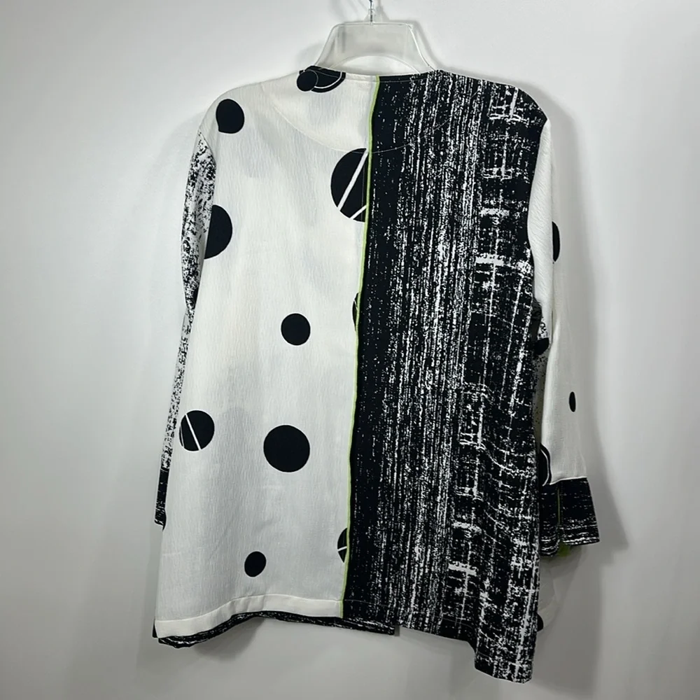 Ali Miles Black & White Abstract Polka Dot Contrast Jacket with Lime Accent - Picture 8 of 10